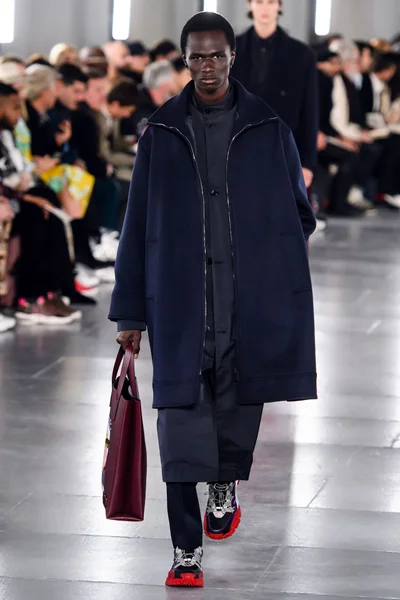 Look 28